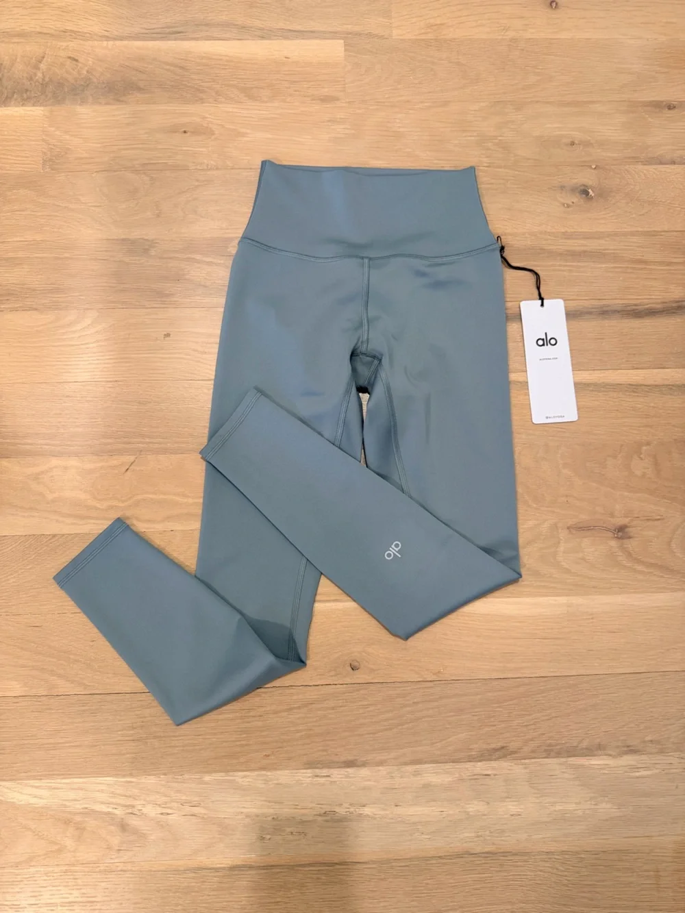 Alo (NWT) 7/8 Airlift Leggings in Cosmic Grey